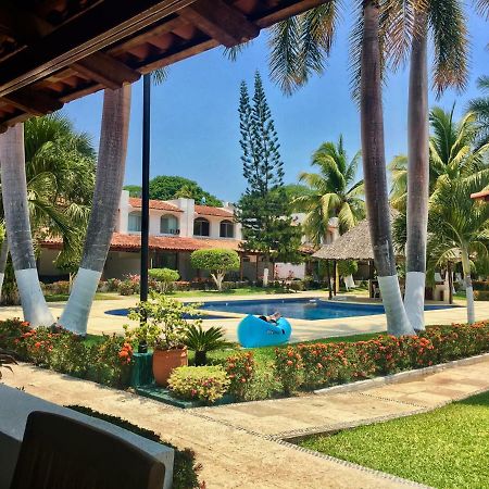 Casa Romantica De Playa Ixtapa  Exterior photo